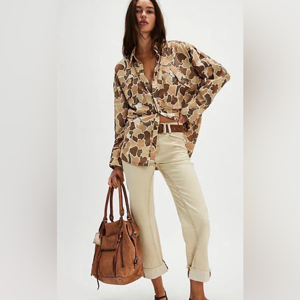 Z129. New Free people We The Free - Hidden Flower
Camo Floral Camouflage $148